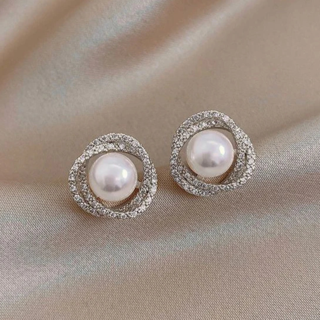 Caravanas Elegantes Espirales Brillantes con Perlas