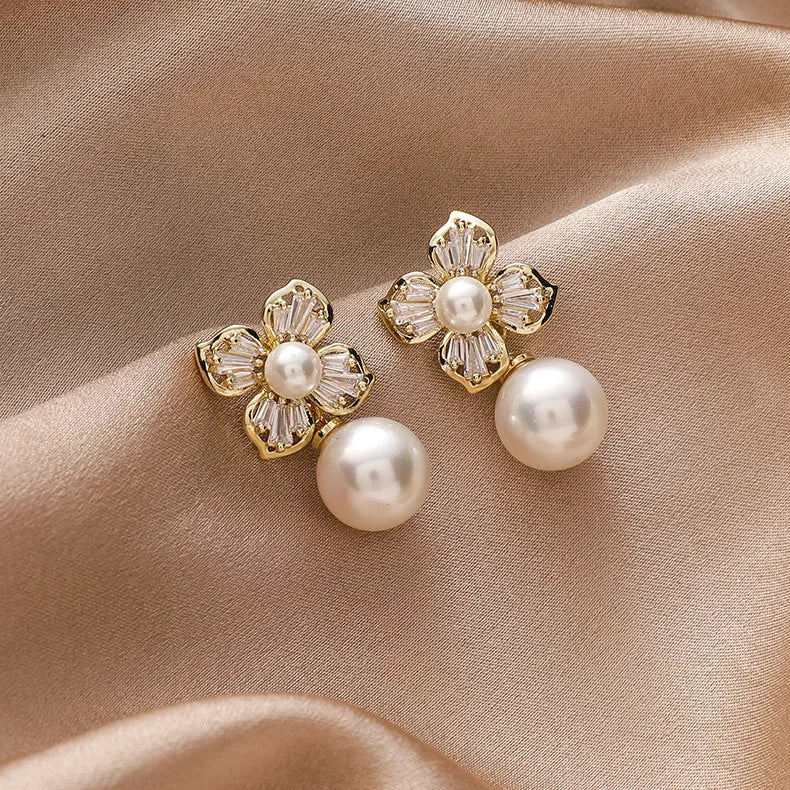 Caravanas Flor de Perla en Cristal y Oro