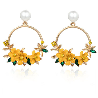 Caravanas de Flores y Perlas en Oro