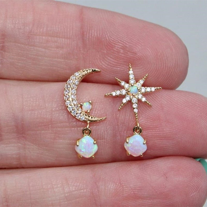 Caravanas de Luna y Estrella en Oro y Ópalo