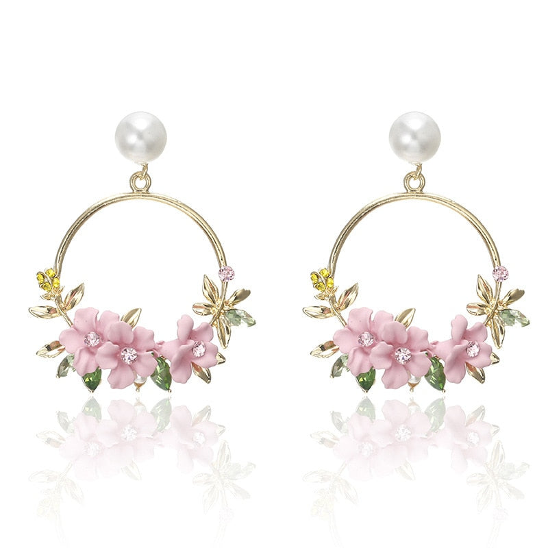 Caravanas de Flores y Perlas en Oro
