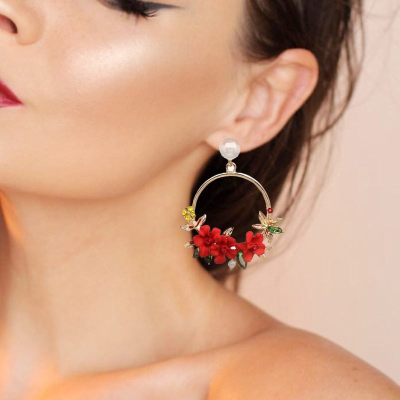 Caravanas de Flores y Perlas en Oro