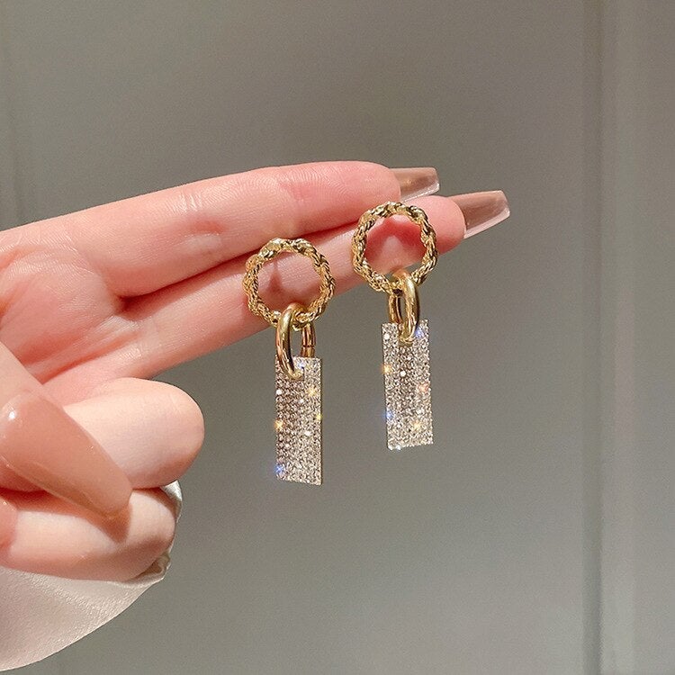 Caravanas Circonitas Lujosas en Plata y Baños con Brillantitos Incrustados