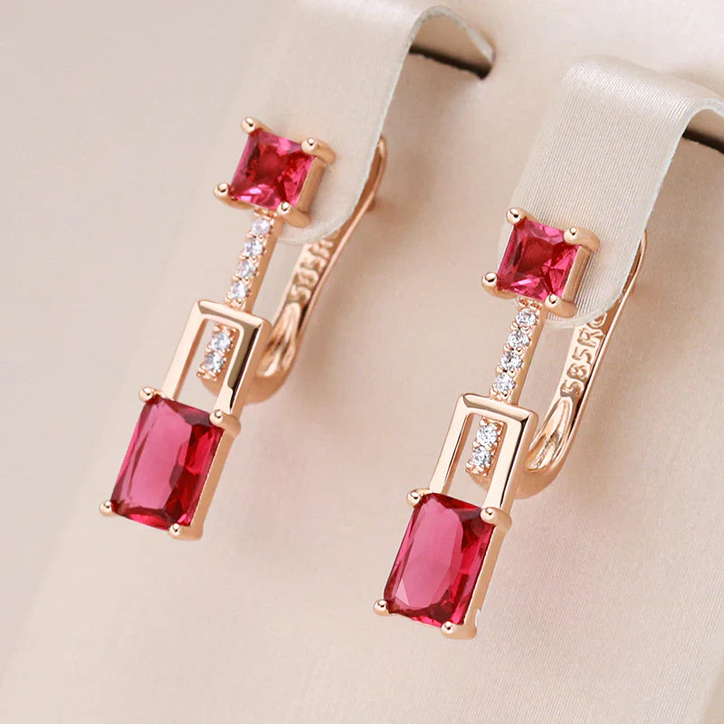 Caravanas Elegantes Cúbicos con Cristal Rojo