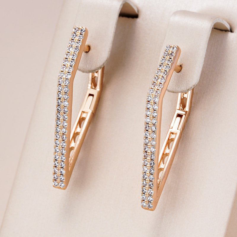 Elegantes Caravanas Brillantes en Oro
