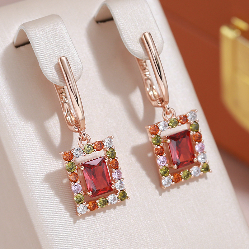Caravanas Elegantes Cúbicos con Cristal Rojo