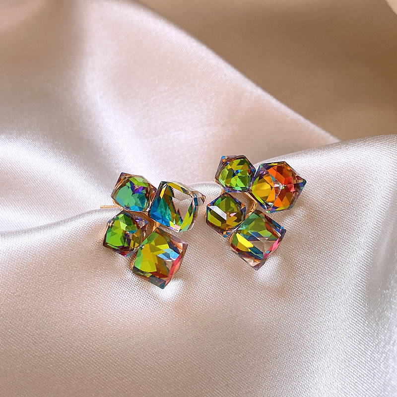 Caravanas de Circonio Multicolor en Elegante Oro