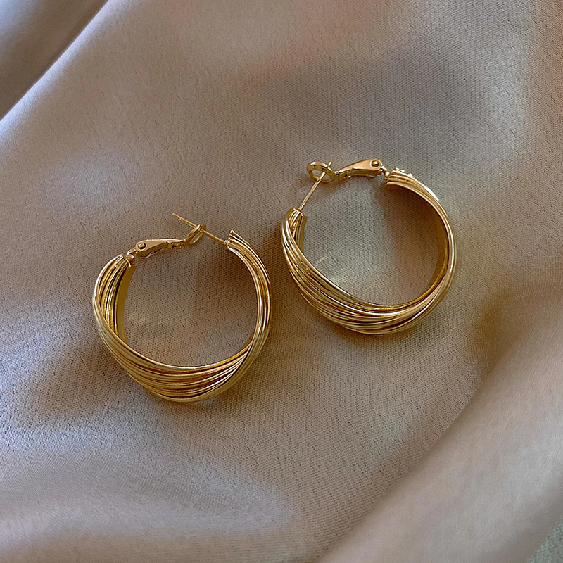 Caravanas Aros Dorados Elegantes