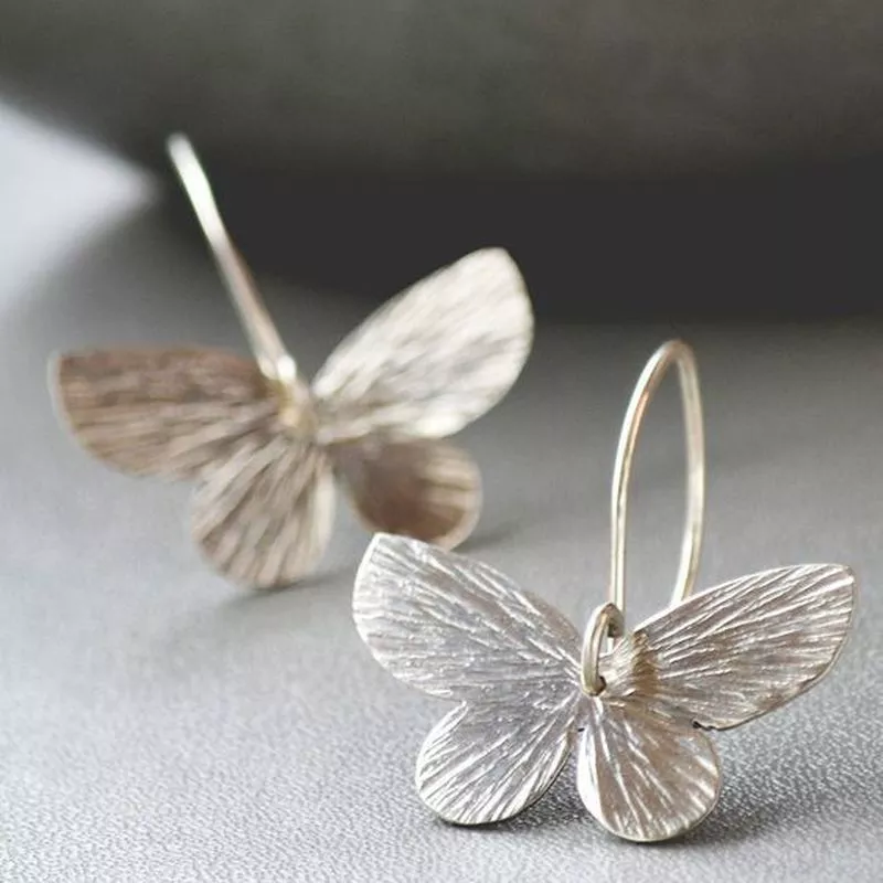 Caravanas Mariposa en Plata Vintage
