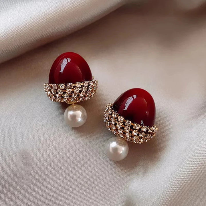 Caravanas Avellana Roja con Perlas Elegantes